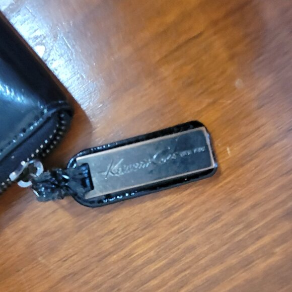 Kenneth Cole New York Black Patent Leather Clutch Purse Wallet - Picture 3 of 13